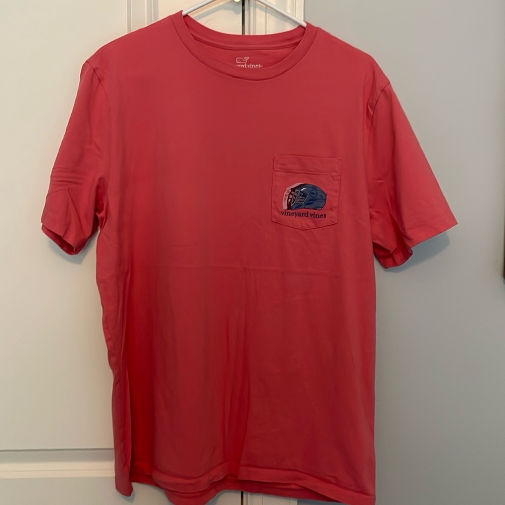 NWOT Vineyard Vines lacrosse pocketed tee.